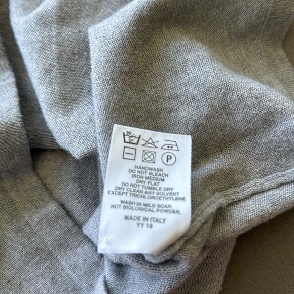 Burberry Heather Gray Long Sleeve Shirt with Plaid Accents - Picture 6 of 6